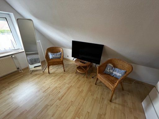 TV & TV Tisch vorher